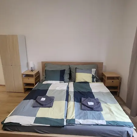 Center - Moderna Rimske Namesti Iii *