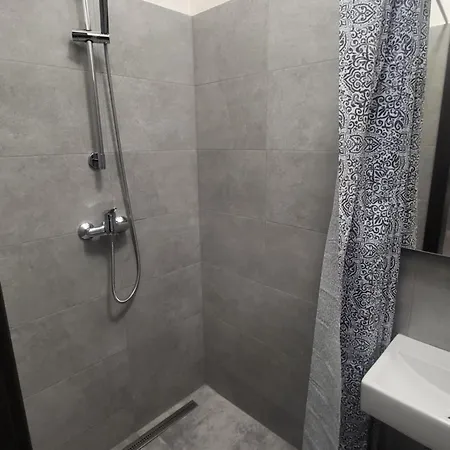 Center - Moderna Rimske Namesti Iii 布尔诺